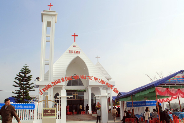 Quang Nam province: Inauguration and consecration of Phuoc Binh Protestant church   